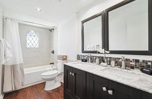 Spacious 4-BR Home Near Allen Outlets & Dining - Foto 12