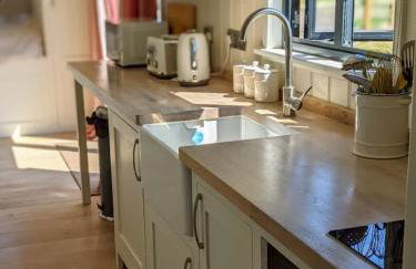 Unique Double Shepherd's Hut Hideaway - Pembrokeshire - Foto 38