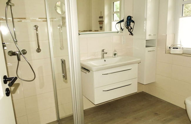 Fordehus Modern Retreat - Photo 9