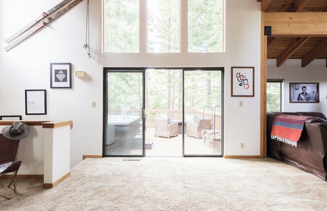 Wolfe by AvantStay | 5mins NorthStar! Fireplace, 2 Private Decks! - Photo 113