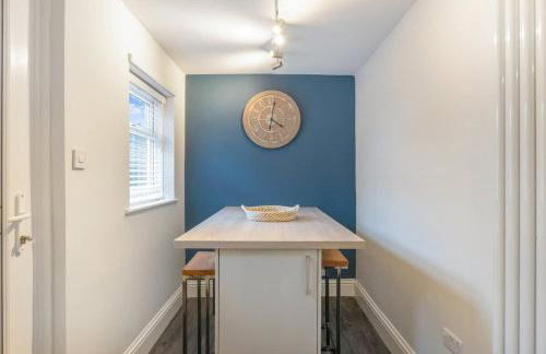 NEW! Stunning 2-Bed Home by Stay With Us, Ideal for Families, Sleeps 4! - Foto 29