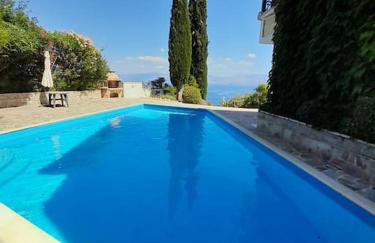 Luxury villa with stunning seaviews and pool - Foto 14