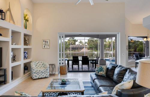 Cape Serenity- Premier Waterfront Villa with Kayaks and Bikes - Foto 11
