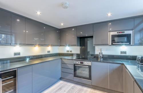 4-Bedroom Seafront House in Southend Sea Views - Pass the Keys - Foto 12