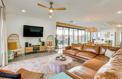 Backyard Oasis with Pool! Family Getaway in Phoenix - Foto 5