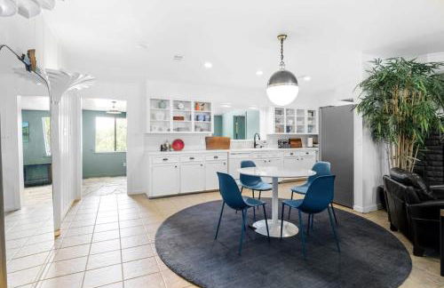 Creekside Haven with Pool and Firepit - Foto 27