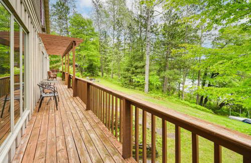 Lakeside Spooner Home with Game Room and Views! - Foto 3
