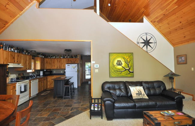 Sqyrls Nest - 3BR Retreat With a Hot Tub - Foto 25