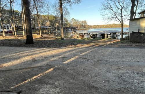 Incredible Lakefront Cabin for a Wonderful Family Adventure in Nature in Hemphill, Texas - Foto 8