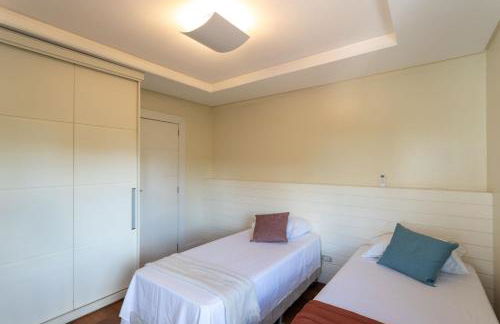 Refúgio de Luxo e Piscina à beira do Passaúna - Photo 25