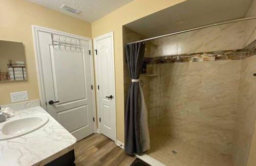 Sundance' Acres Peaceful and Private New House with Hot Tub and Fire Pit - Photo 36