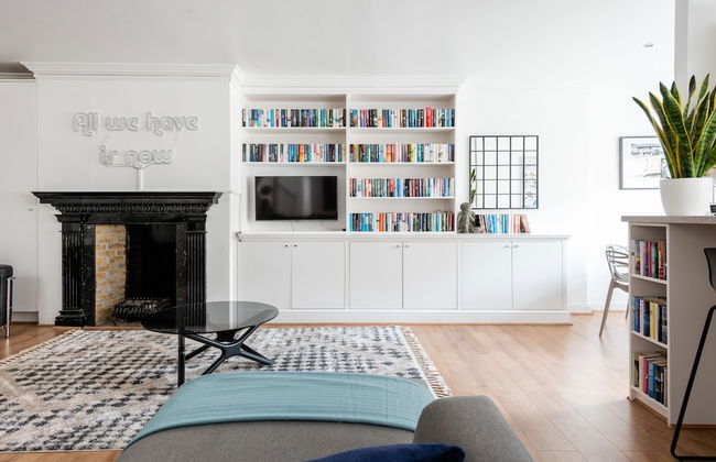 The Paddington Mews - Comfortable & Elegant 3BDR Paddington House - Photo 24