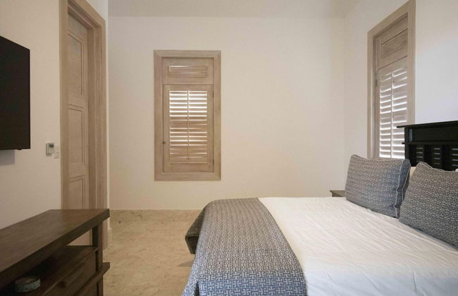 Stylish Fully-staffed Villa Near Beach and Lagoons in Exclusive Golf Resort - Photo 34