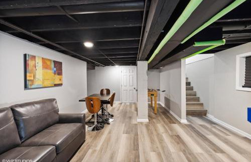 Modern Retreat, Double lot with Pergola, Fire pit, Game room, 5 min to Brookfield Zoo - Foto 12