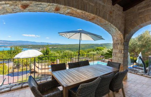 Stunning Home In Malinska With Wifi - Photo 19