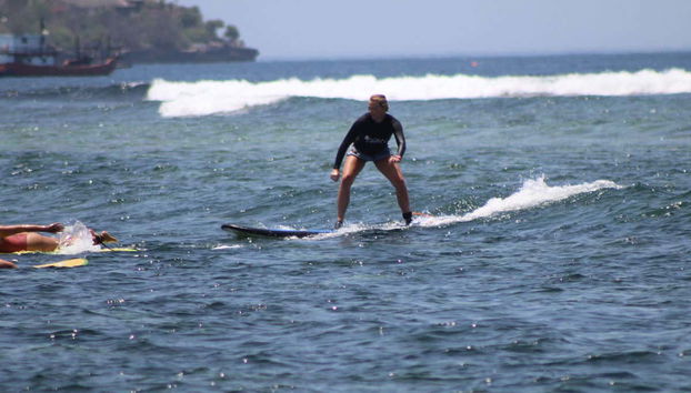 Curso de surf en Nusa Lembongan - Foto 5