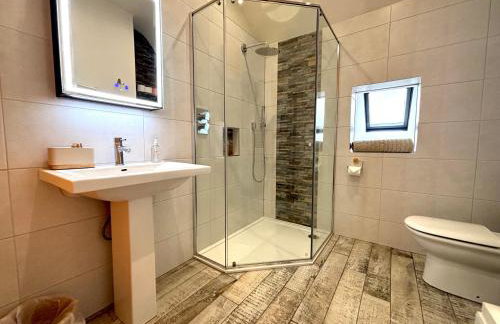 Spacious 4-Bed Home - Oswestry - Families & Groups - Foto 11