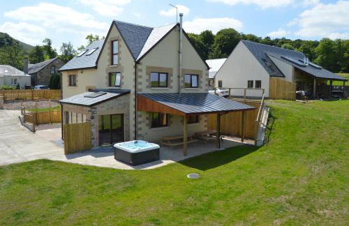 The Farmhouse at Williamscraig Holiday Cottages - Photo 2