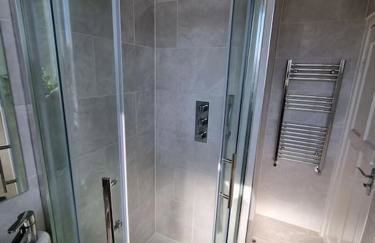 Lovely 2 bedroom flat in North West London - Photo 23