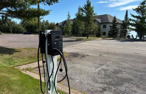 Majestic Lake Views King Suite, 2 Queen Beds and Heated Pools - Foto 3