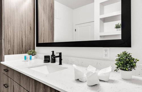 2BR Sunspot Poolside Living in Apollo Beach - Foto 15