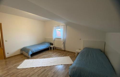 Monteurwohnung , 4 Schlafzimmer, 130qm, Balkon, einzige Wohneinheit im Haus, Parkplatz - Foto 13