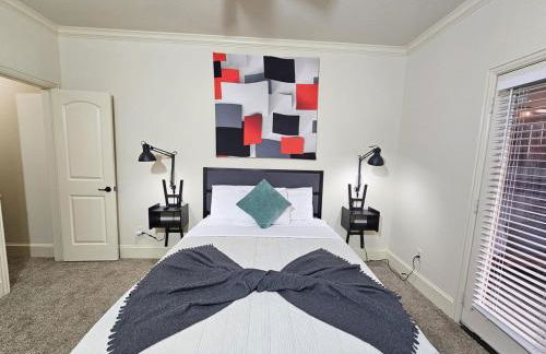 Galleria Comfort 3BR King Bed Private Jacuzzi and Garage - Foto 15