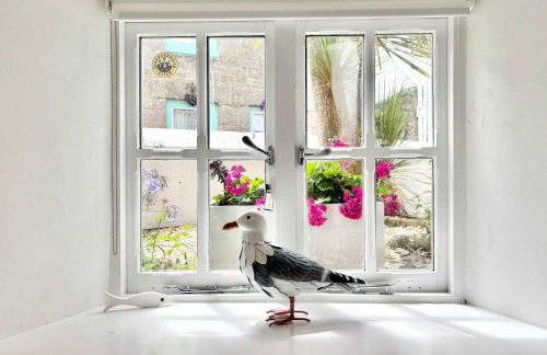 Quaint Cosy Cottage Mousehole - Photo 27