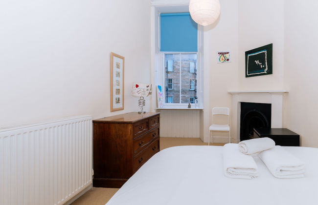 Spacious 4 Bedroom Apartment Near The Meadows/old Town - Foto 3