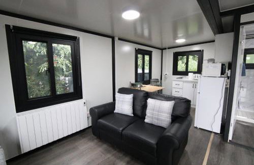 Sunset Retreat Cabin, Private Hot Tub with Mini Cinema Projector & Garden views - Foto 75