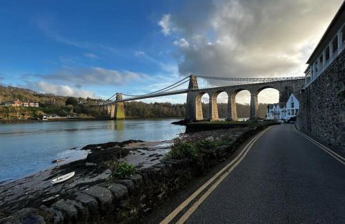 Cybi, Modern Shepherds Hut with Games Room Access - Foto 25