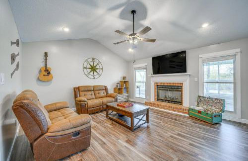 Lakefront Milledgeville Home with Private Dock! - Foto 2