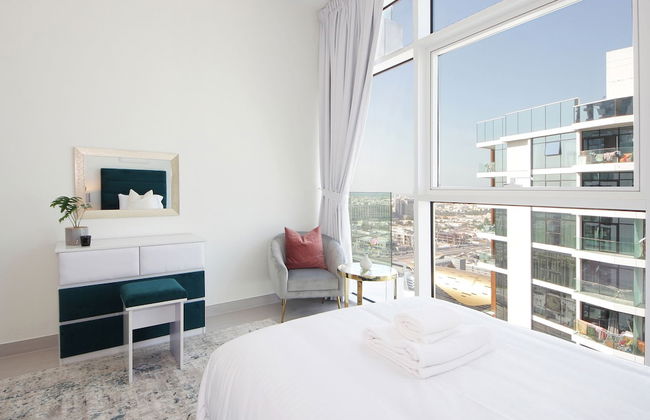 Luxury StayCation - Tranquil Retreat With Beautiful Park Views - Photo 3