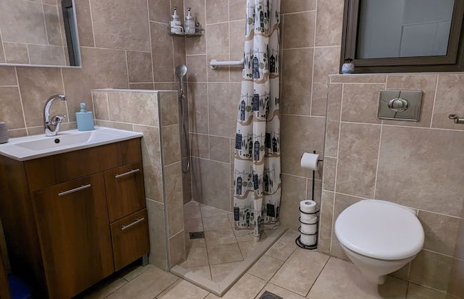 Villa BaGalil 5BR Retreat by Sea N' Rent - Foto 24