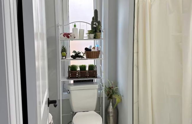 Relax in Style Clean Comfy in a Prime 1ZB - Photo 13