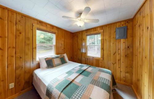 Anderson Lakeside Cabin - Photo 12