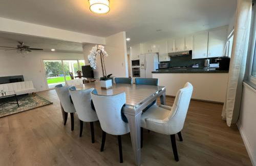 Modern 4 King Beds, Beautiful Large Backyard, Golf, WFH, Long Stays, WI-FI, FWY, 25 mins to Beach - Photo 4