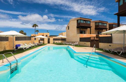 Sunset Beach 4 Bedroom Villa 200m to Beach+Fast WIFI - Photo 1