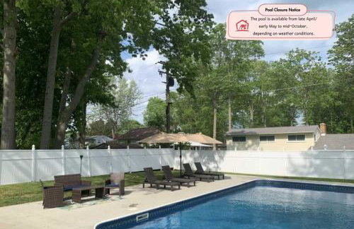 Swim and Relax In our Pool and Hot Tub and Recently Renovated - Foto 4