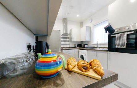 Spacious 2Bed - Great for Contractors - Driveway&Garden - Foto 64