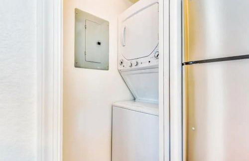 2BR Hideaway with Patio Springtime in Downtown - Foto 13