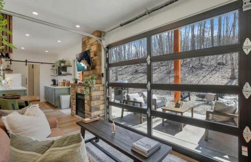 The Hillside Retreat - Cozy container home with Hot tub and Fire pit - Photo 11