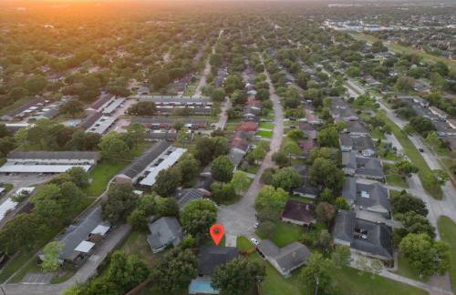 Friendswood Getaway - 5 Bedrooms + Pool + Patio - Foto 41