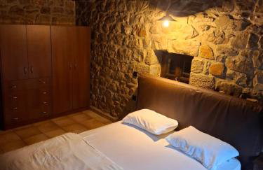 Panos Stone House - Foto 9