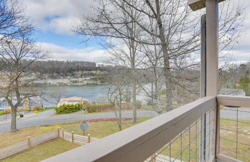 Apt with Lake Views - Day Trip to Virginia Tech! - Foto 3