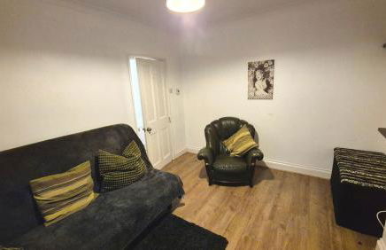 Mayfield , 2 bed slp 6 Roomy dog friendly Gosport town house - Photo 10