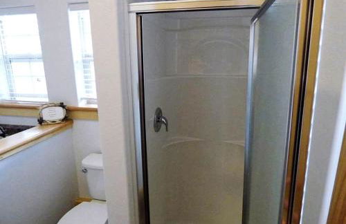 Inviting Family-Friendly Cabin Rental for Four on Flathead Lake in Montana - Foto 15