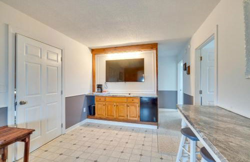 Deer Lake Lodge on 700 Wooded Acres in Dayton! - Foto 20