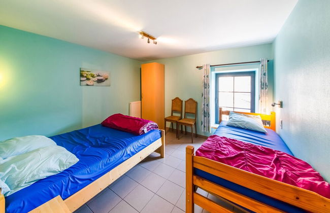 Stone Cottage with Sauna & Hot Tub near Cave of Lorette in Rochefort - Foto 13