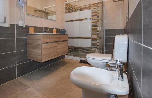 2 Bedroom Gorgeous Apartment In Ognina - Foto 14